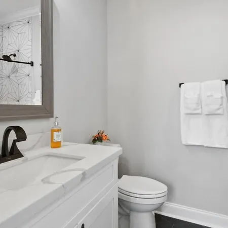 Huge 5min From Fq! 5br, Outdoor Seating! New Orleans