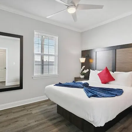 Huge 5min From Fq! 5br, Outdoor Seating! Holiday home New Orleans