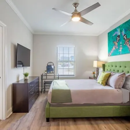 Holiday home Bright & Inviting 5br Near Fq And Superdome