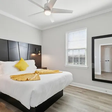 Brand New 5br, Outdoor Seating, Parking * New Orleans