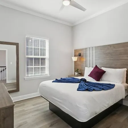 Beautiful New 5br With Outdoor Seating Holiday home