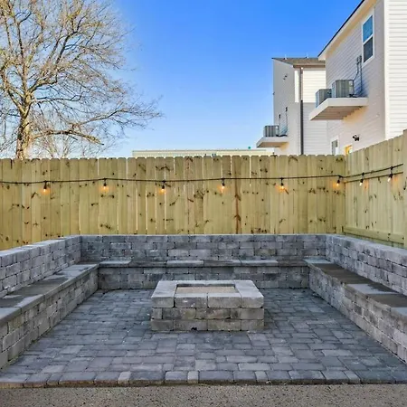 Beautiful New 5br With Outdoor Seating Holiday home