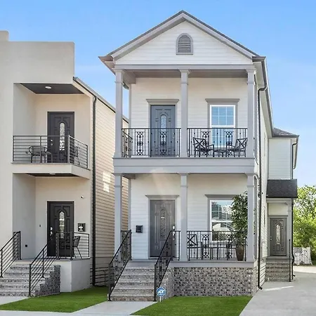 Five Bathrooms With Five Bedrooms And Stylish New Orleans