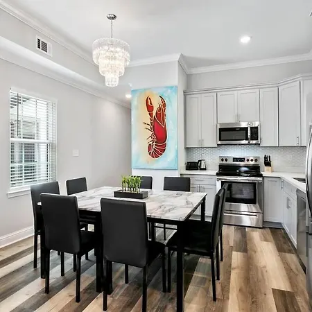 Holiday home Private, Brand New, 5 Bed 5 Bath New Orleans