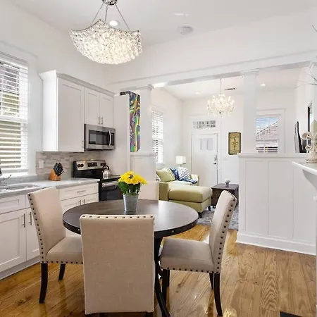 Lux Concierge Serviced Near French Quarter Holiday home New Orleans