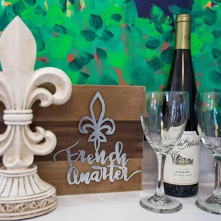 Lux Concierge Serviced Near French Quarter Holiday home