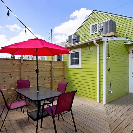 Classic Concierge Serviced House Near French Quarter Holiday home *