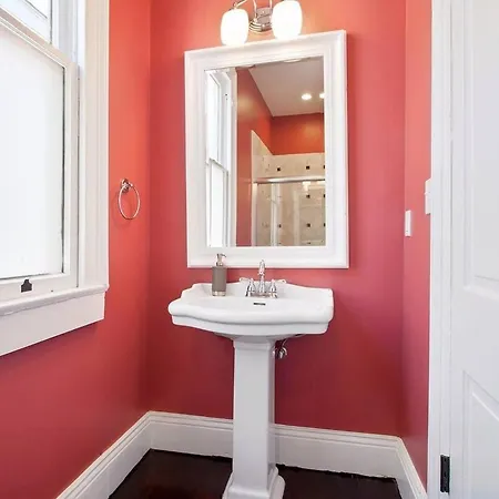 Lovely Historic Treme 3bed And 2bath, Prime Location Holiday home *