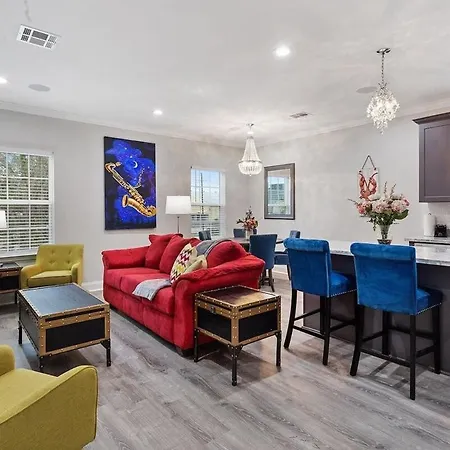 Colorful 5 Bedroom Near Superdome Holiday home New Orleans