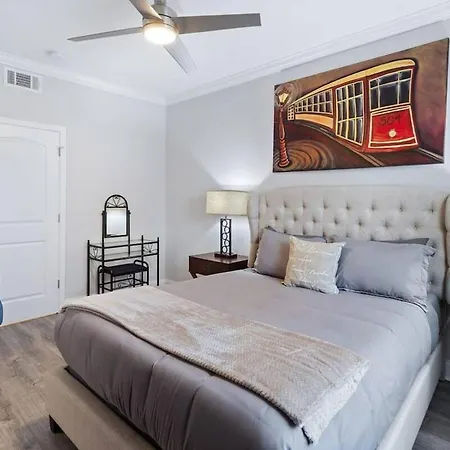 Chic 5 Bedroom Near French Quarter * New Orleans