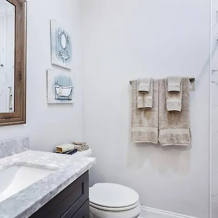 Chic 5 Bedroom Near French Quarter New Orleans