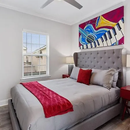 Chic 5 Bedroom Near French Quarter Holiday home New Orleans
