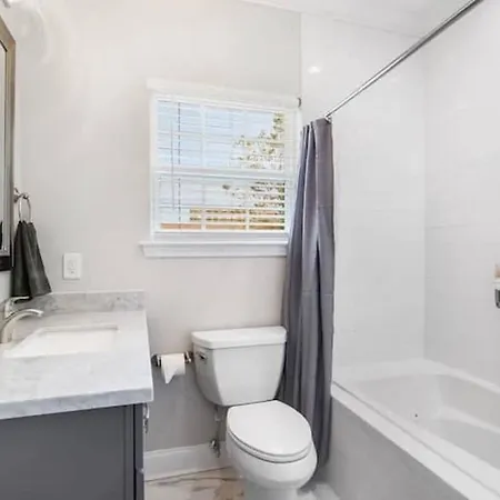 Spacious 5 Bedroom Near Fq And Superdome Holiday home
