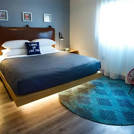 Moxy Downtown/french Quarter Area