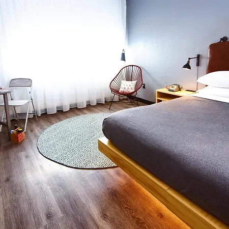 Moxy Downtown/french Quarter Area 3*