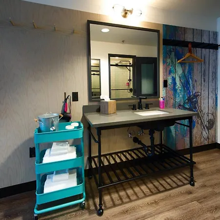 Moxy Downtown/french Quarter Area Hotel New Orleans