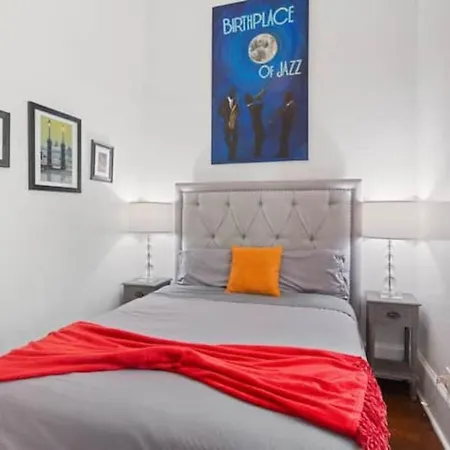 Freshly Renovated Near The French Quarter Holiday home *