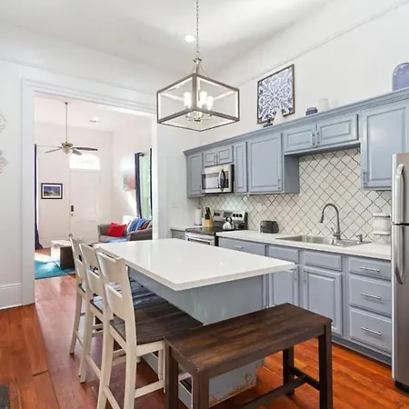 Freshly Renovated Near The French Quarter *