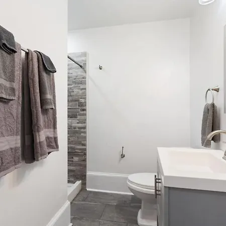 Freshly Renovated Near The French Quarter