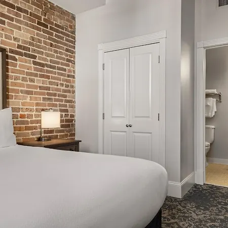 Resort Club Wyndham La Belle Maison New Orleans