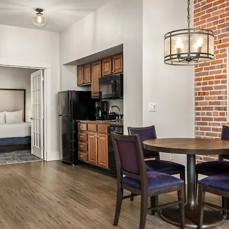 Club Wyndham La Belle Maison Resort New Orleans