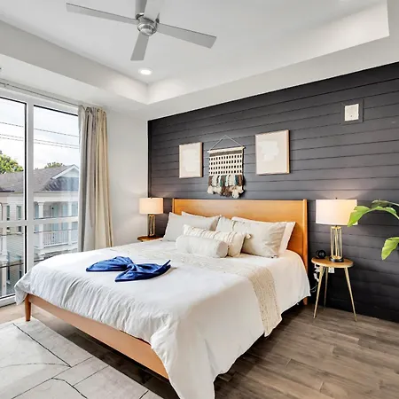 Pool & Gym Retreat Steps From Crescent Park Apartment *