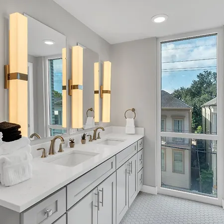 Pool & Gym Retreat Steps From Crescent Park Apartment