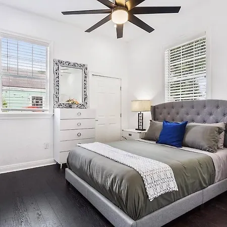 Perfect Getaway In Nola Holiday home