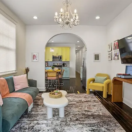 Sun Petals Chic 3bed 3 Mins To Superdome & Cbd Holiday home New Orleans