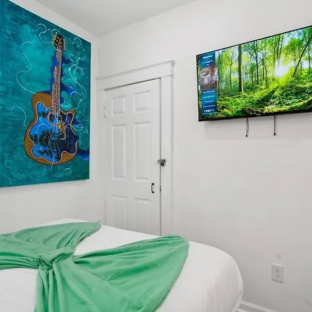 Charming 3br Getaway Just Minutes From The French *