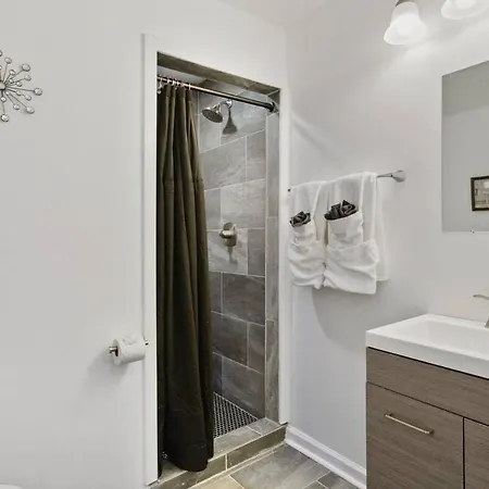 Charming 3br Getaway Just Minutes From The French *