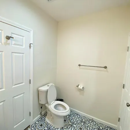 3-bedroom Close To The French Quarter Apartment