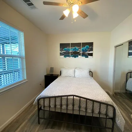 Apartment 3-bedroom Close To The French Quarter *