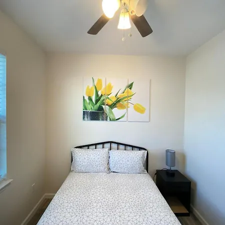 3-bedroom Close To The French Quarter Apartment *