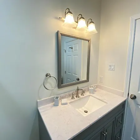 Apartment 3-bedroom Close To The French Quarter *