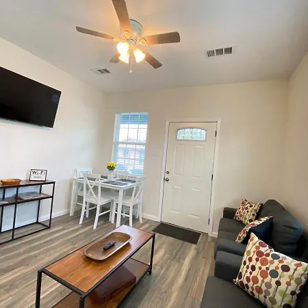 3-bedroom Close To The French Quarter