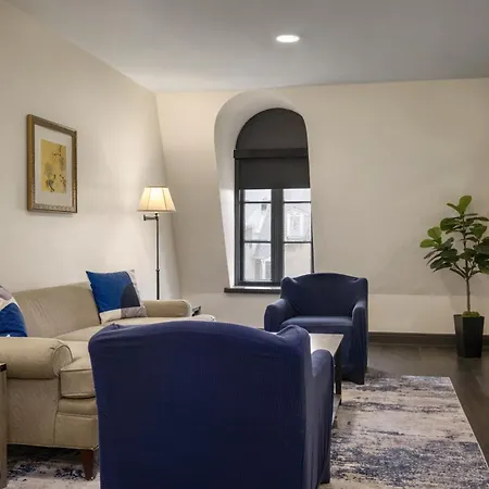 Inn Le Richelieu In The French Quarter