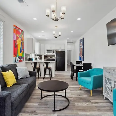 Holiday home Retro Charm And Comfort Near The French Quarter *