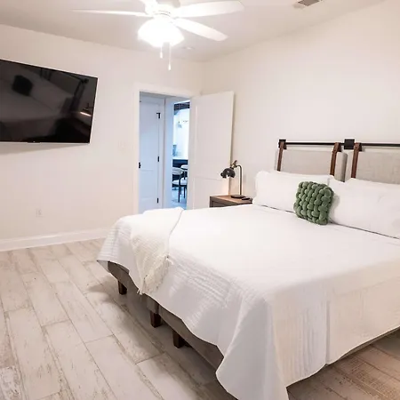 Mid Magic 7 Apartment New Orleans