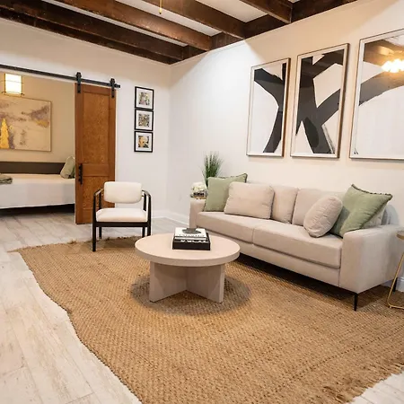 Mid Magic 7 Apartment *
