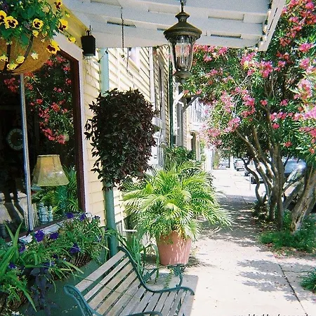 Historic Mardi Gras Inn