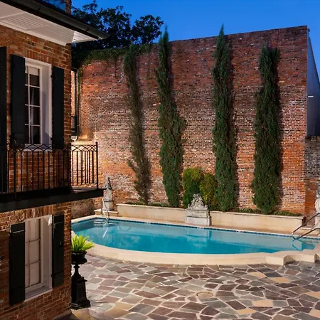 Chateau Hotel 3*