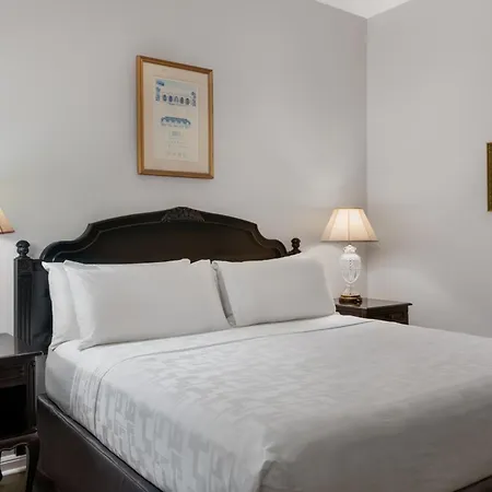 Chateau Hotel 3*
