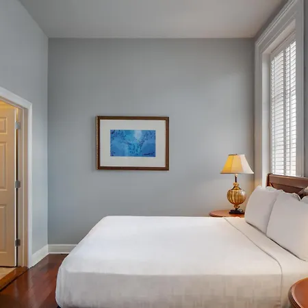 Courtyard By The French Quarter 3*