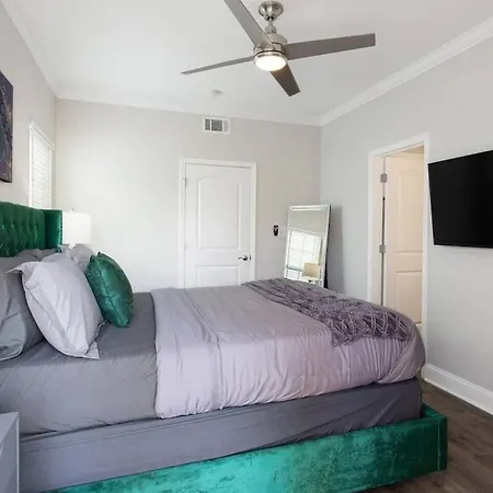 Holiday home Modern 3 Bedroom In Mid New Orleans