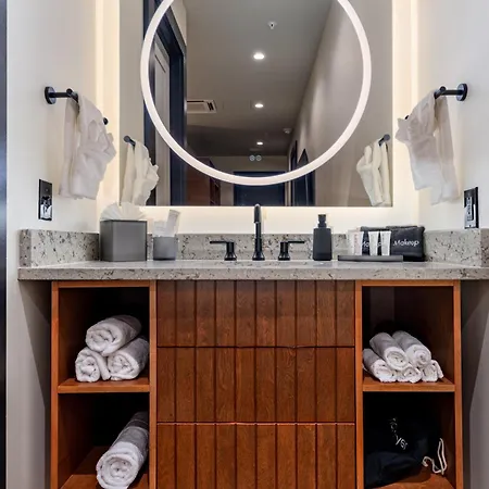 The Mayfair Hotel 4*