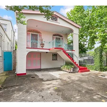 Getaway On Chartres