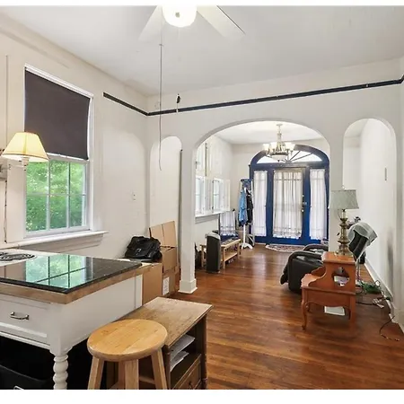 Apartment Getaway On Chartres *