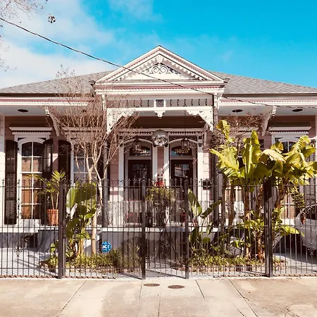 Holiday home Historic 3-bedroom 2-bath Walk To The French Quarter *