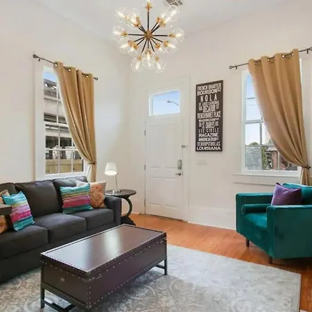 Cozy Escape With Private Outdoor Space Holiday home New Orleans